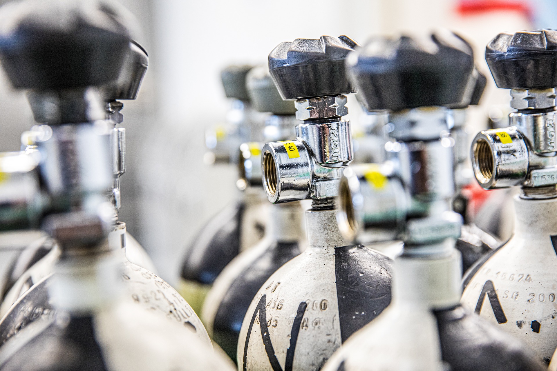 韋林Everest MVIQ+工業(yè)視頻內(nèi)窺鏡在氣瓶內(nèi)壁缺陷檢測中的應(yīng)用